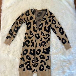 ✨ Fashionable Leopard Sweater